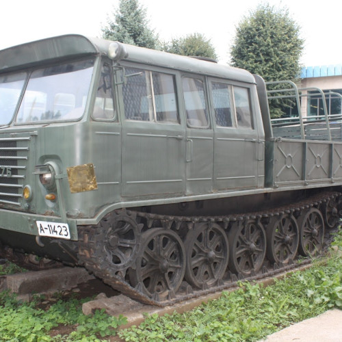 Licitație pentru tractoare de artilerie de la Botoșani