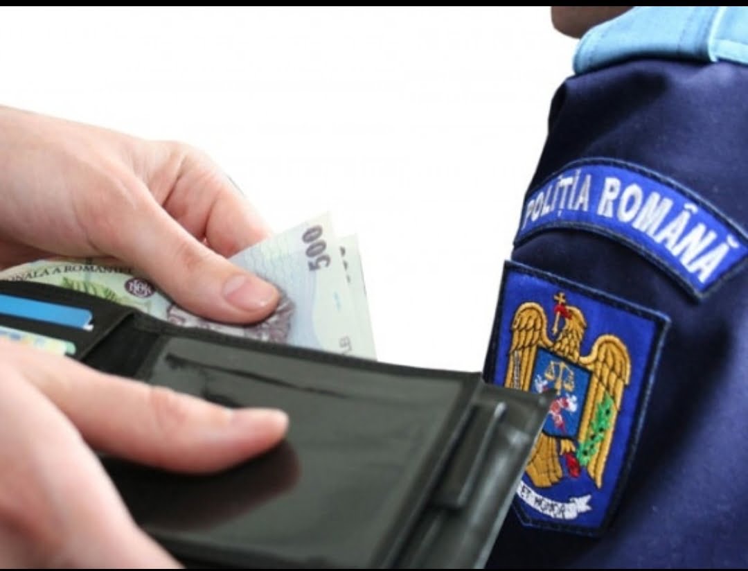 Polițist din București trimis în judecată pentru mită