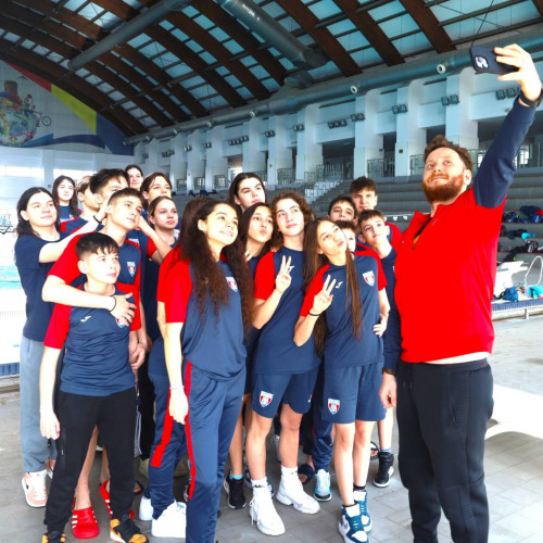 Bazinul olimpic din Târgoviște devine popular printre înotătorii din întreaga țară: Cantonaamente de pregătire pentru sportivi și competiții naționale programate la complexul turistic de natație