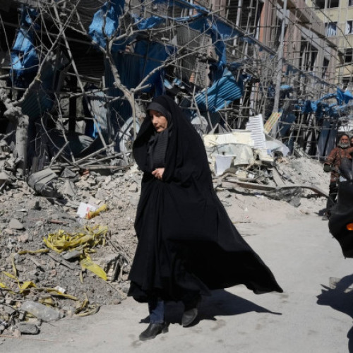 Viața în Teheran, marcată de atacuri aeriene și incertitudine