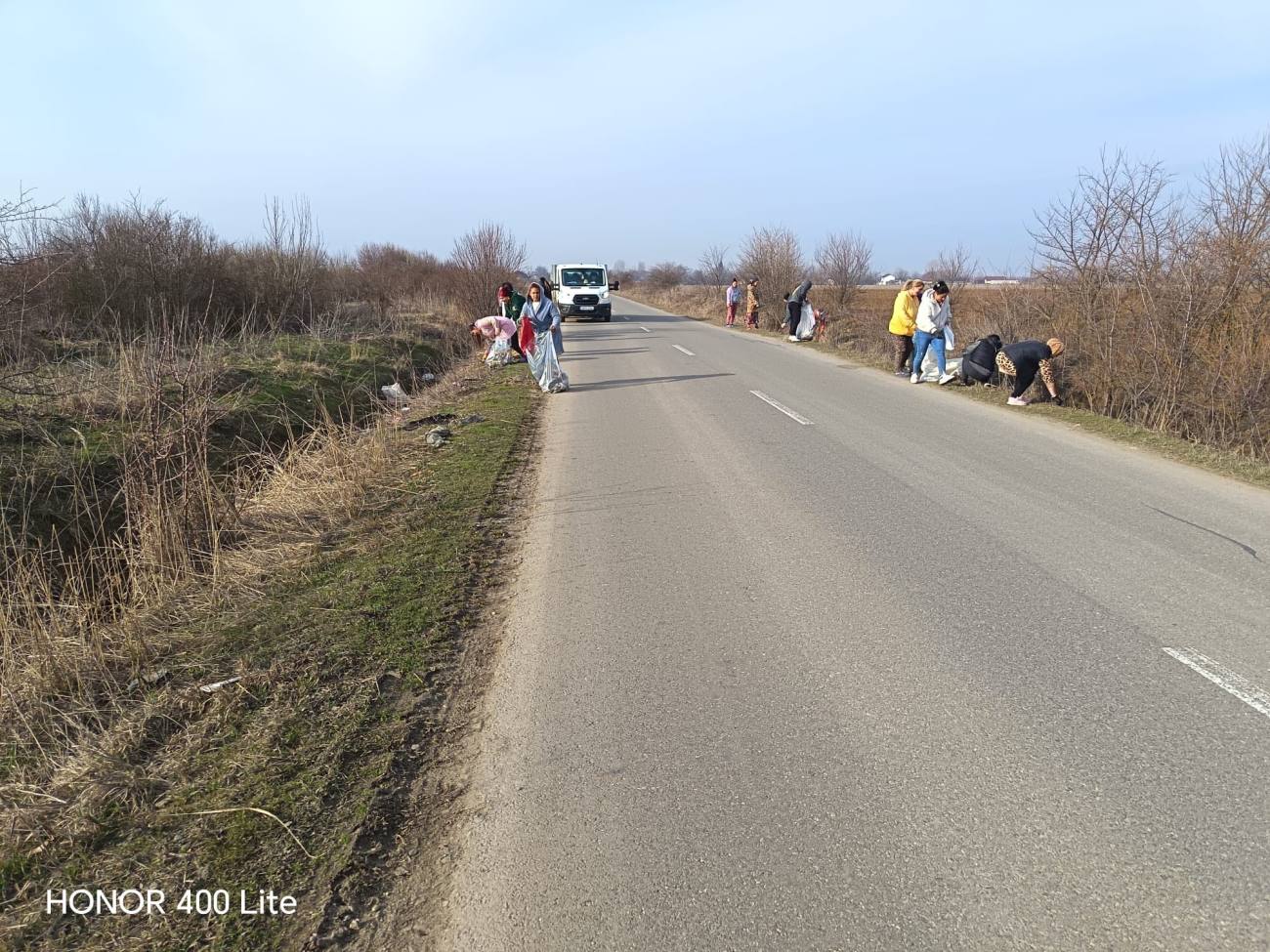 Corbii Mari își curăță localitatea cu ajutorul beneficiarilor de venit minim garantat