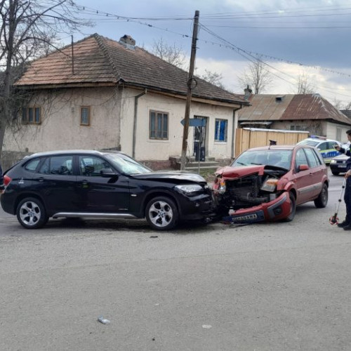 Accident rutier grav în Vidra: Două mașini implicate