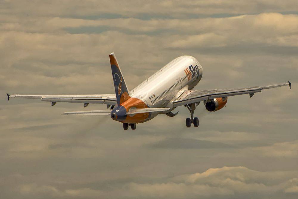 România organizează zboruri de evacuare din Muscat pentru aproape 1.000 de cetățeni