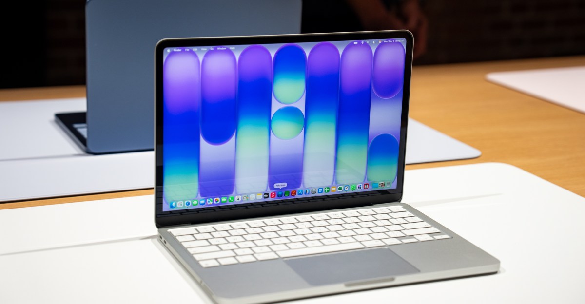 MacBook Neo versus un vechi MacBook Air: mult noroc