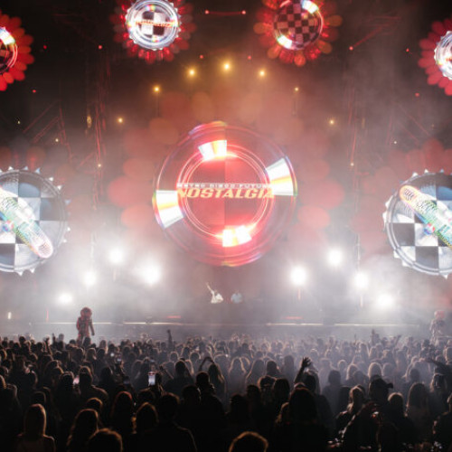 NOSTALGIA revine la București cu ediția „Flori, fete sau băieți” pe 6 și 7 martie