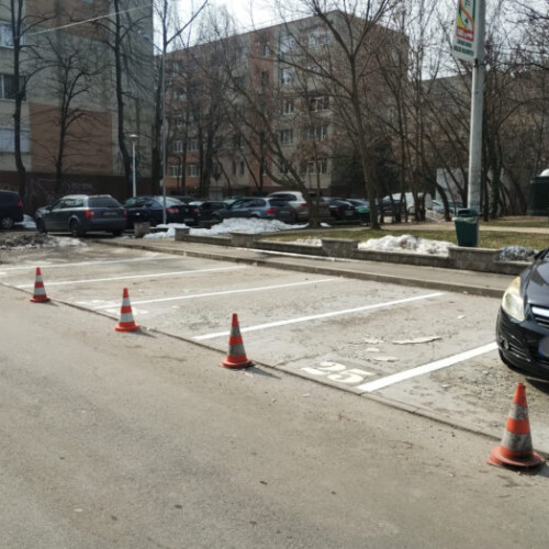 Primăria Sectorului 6 reia lucrările de refacere a marcajelor de parcare