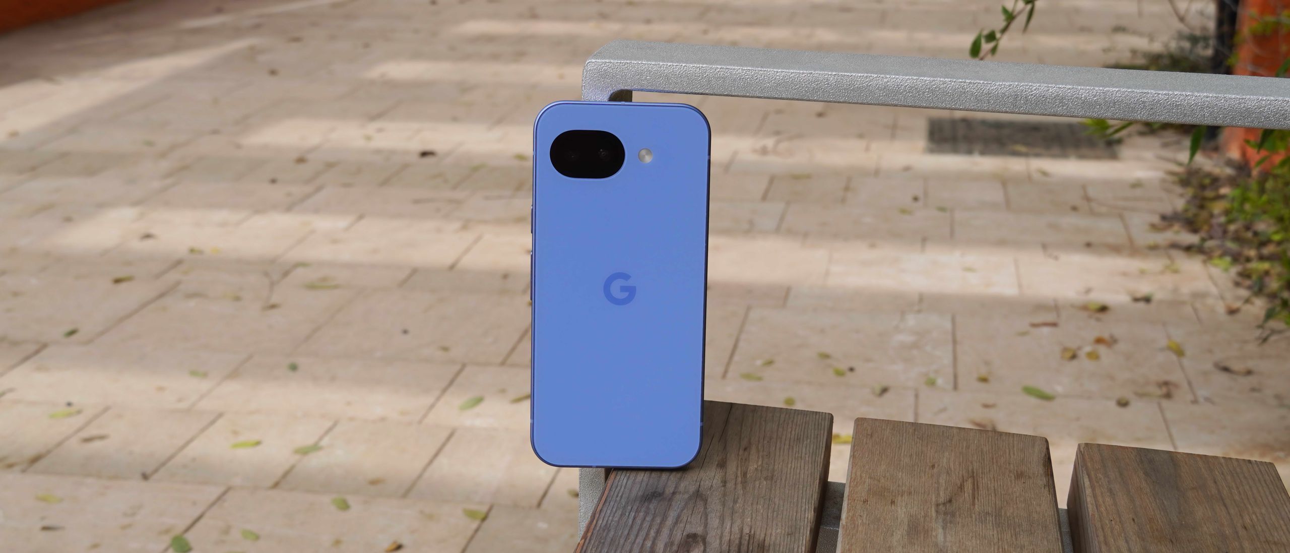 Am folosit Google Pixel 10a timp de două săptămâni, iar prețul devine o caracteristică