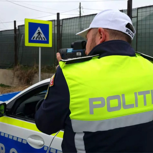 Acțiunea poliției pentru depistarea șoferilor care nu respectă viteza pe drumurile naționale din Constanța și Tulcea - Peste 190 de sancțiuni și 28 de permise reținute
