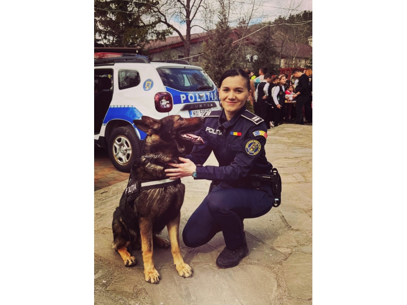 Andreea, polițistă dedicată: Povestea unei mame care îmbină profesionalismul cu empatia