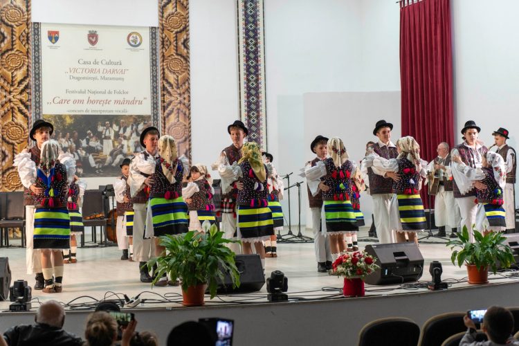 Tinerii muzicieni pot concura la Festivalul „Care om horește mândru”