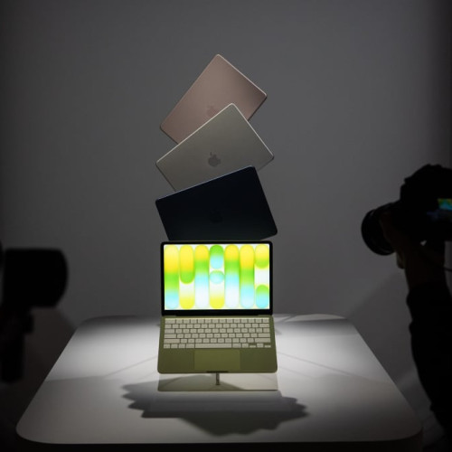 Tot ce a anunțat Apple: cipuri M5, iPhone 17e, noi display-uri