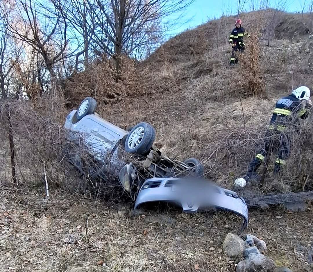 Accident grav în Sălicea: două mașini implicate și cinci persoane afectate