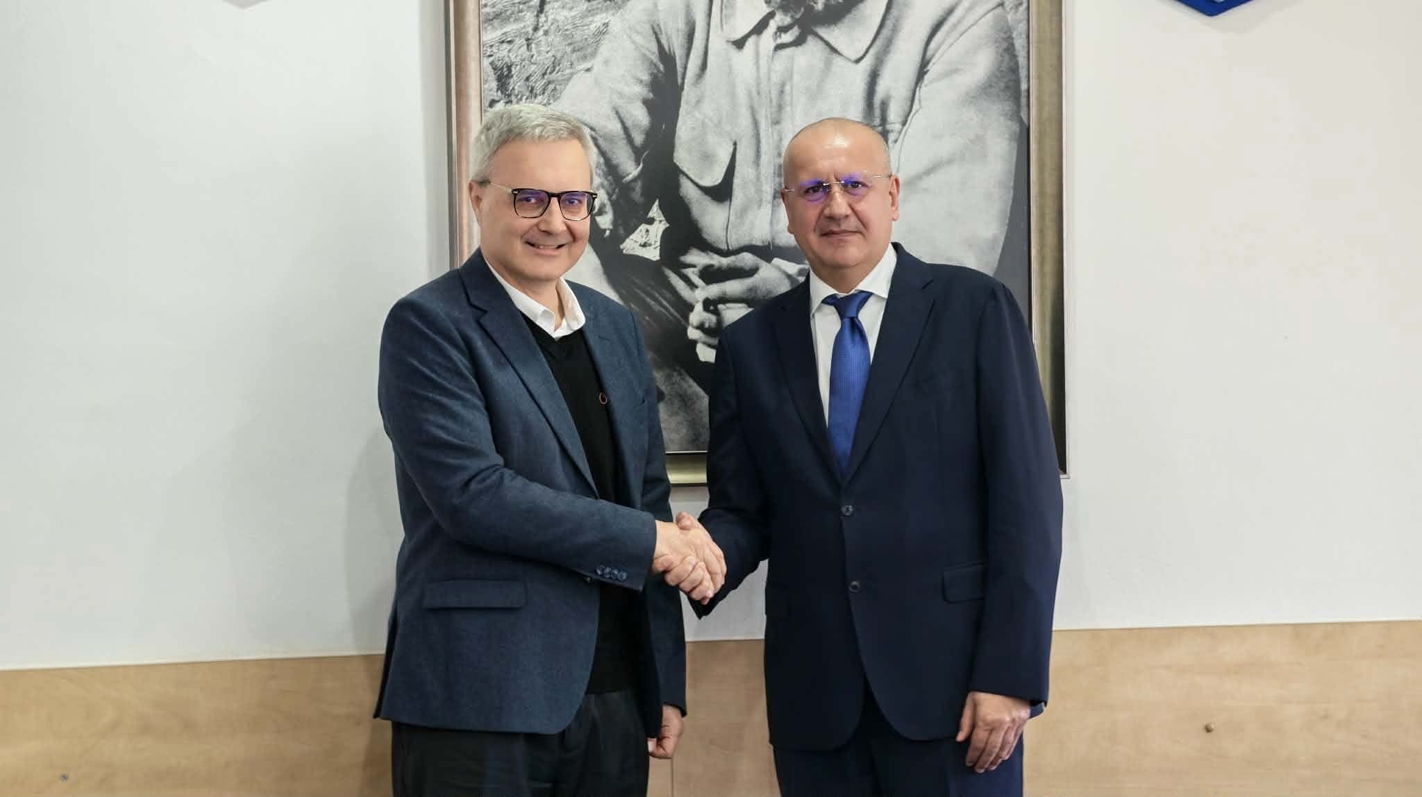 Ambasadorul Franței discută despre cooperarea culturală cu autoritățile din Târgu-Jiu