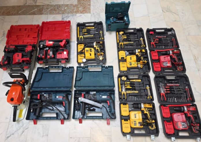 Trei persoane prinse în Adjud cu unelte electrice contrafăcute