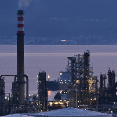 Creștere semnificativă a prețului țițeiului Brent din cauza conflictului din Orientul Mijlociu