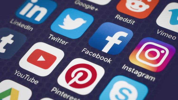 Indonezia interzice accesul tinerilor sub 16 ani la rețelele sociale