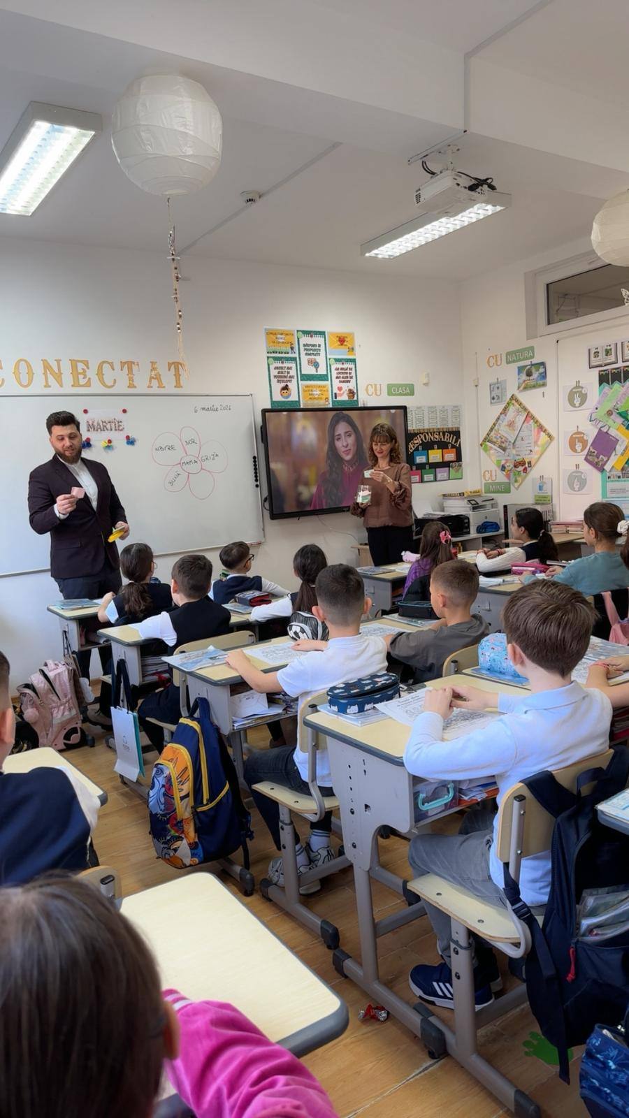 Activitate educațională dedicată Zilei Mamei la Târgoviște