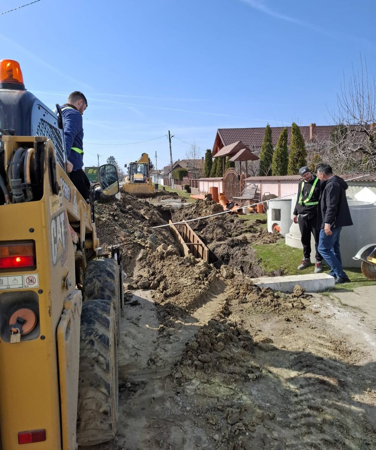 Mogoșani începe primăvara cu acțiuni de curățenie și plantare de pomi