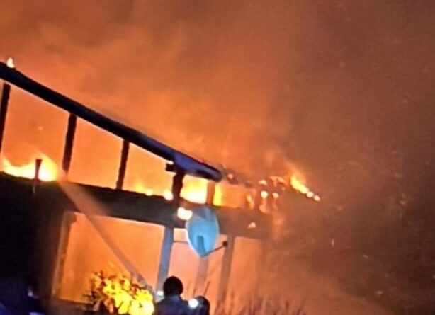 Intervenție rapidă a pompierilor pentru stingerea unui incendiu în Hațeg