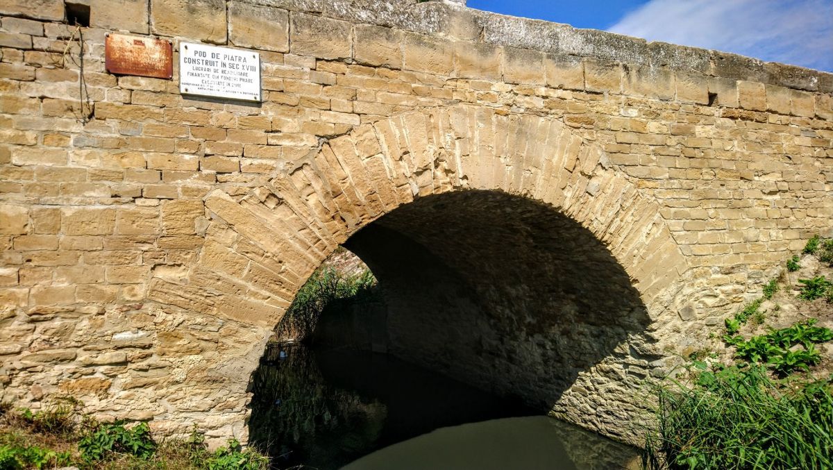 Podul medieval din Coșula, o bijuterie a istoriei moldovenești