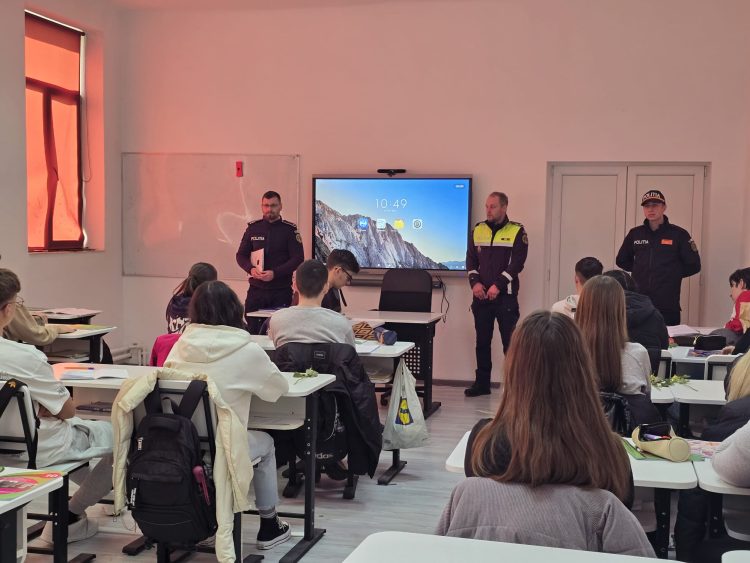 Poliția desfășoară acțiuni preventive în școlile din Târgu Lăpuș