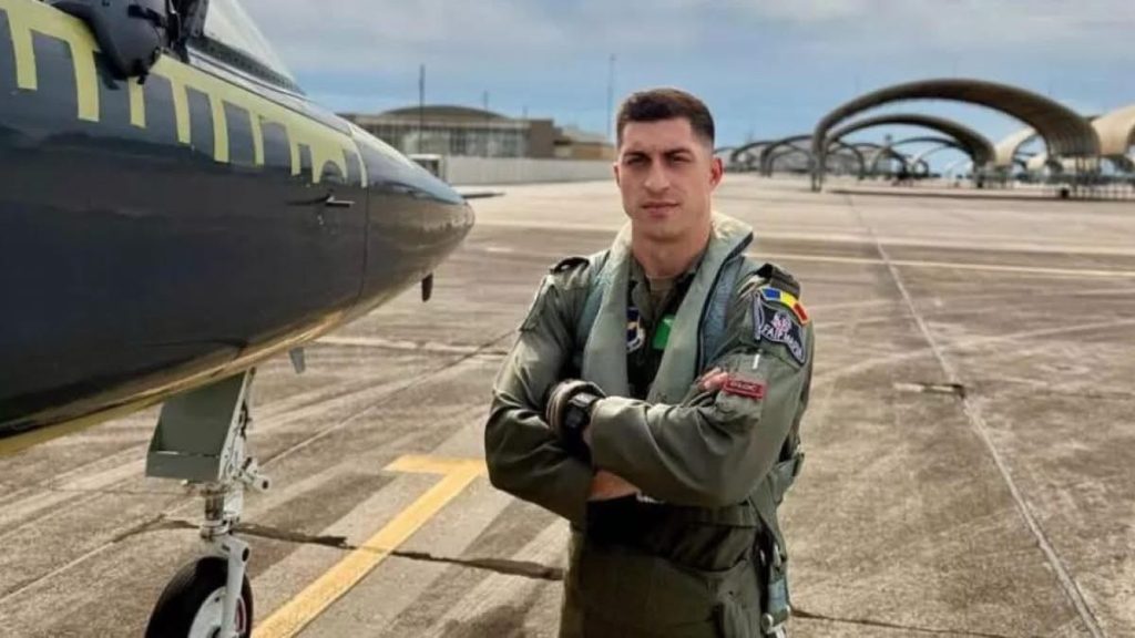 Claudiu Fușaru, cel mai tânăr instructor de piloți NATO la doar 25 de ani