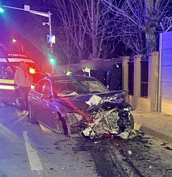 Accident grav în Pitești: un mort și trei răniți pe strada Smeurei