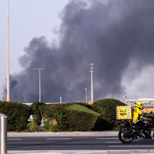 Iranul bombardează centre de date în represalii