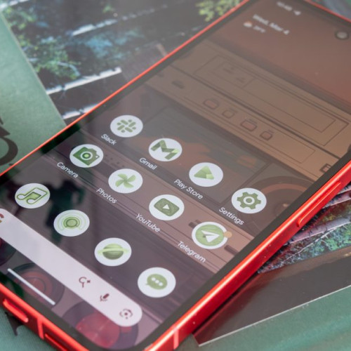 Android 16 QPR3: Bara de căutare Pixel Launcher pierde redesignul M3 Expressive