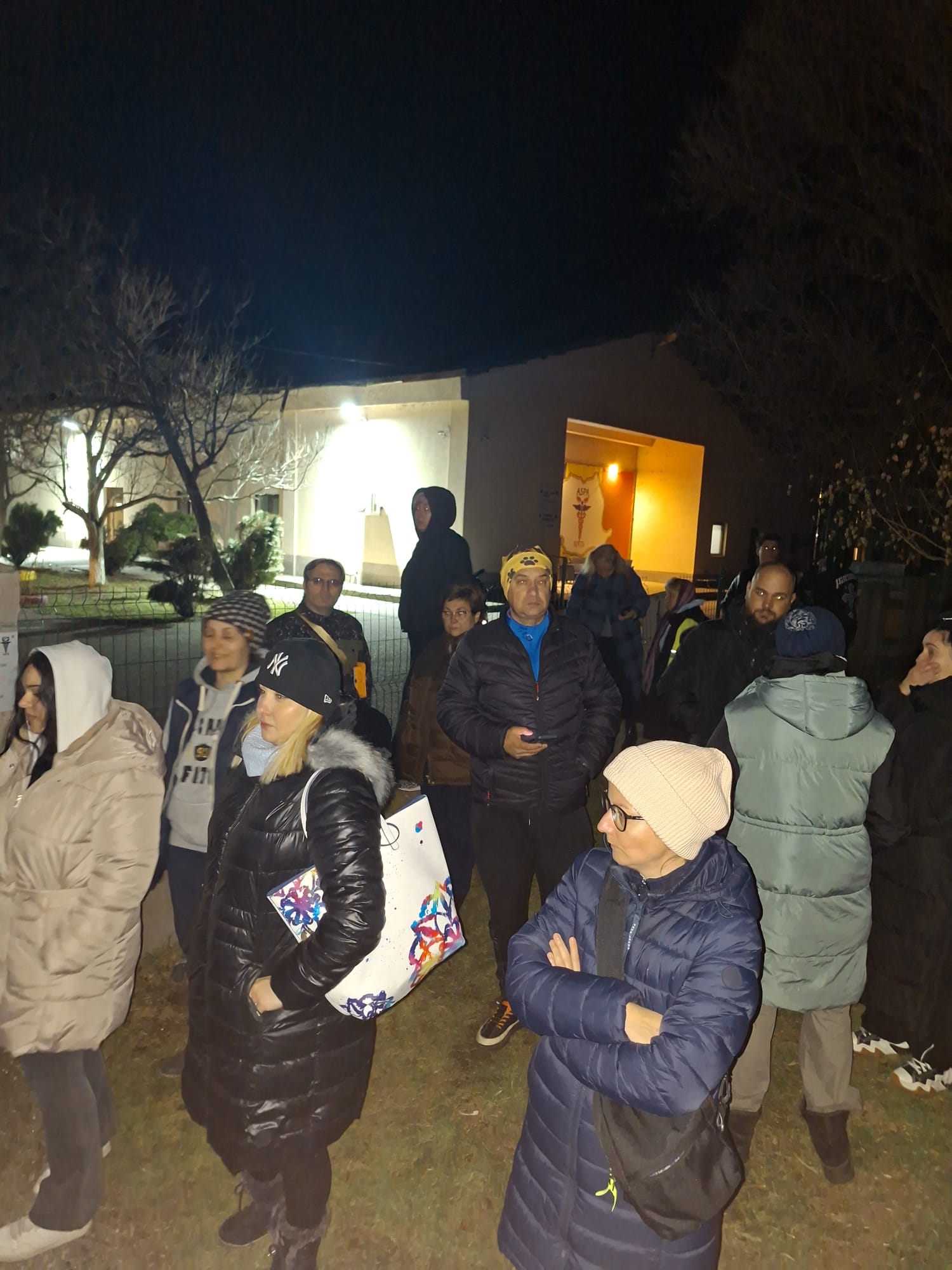 Adăpostul de animale din Uzunu suspendat, scandal din cauza fumului!