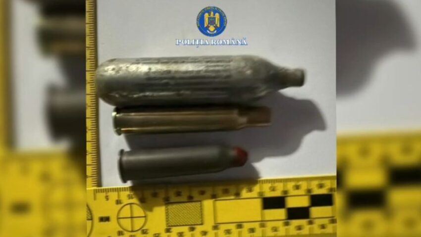 Percheziții în Râșnov: Poliția descoperă arme și muniție ilegală