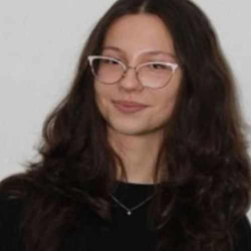 O elevă din Botoșani se califică la etapa națională a Concursului de Chimie