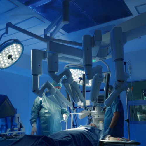 Chirurgia robotică în România: 21 de roboți în 16 spitale