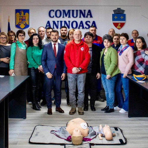 Angajații Primăriei Aninoasa participă la un curs de prim ajutor