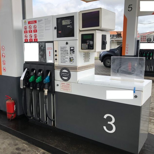 Prețul petrolului depășește 100 de dolari pe baril din cauza crizei din Orientul Mijlociu