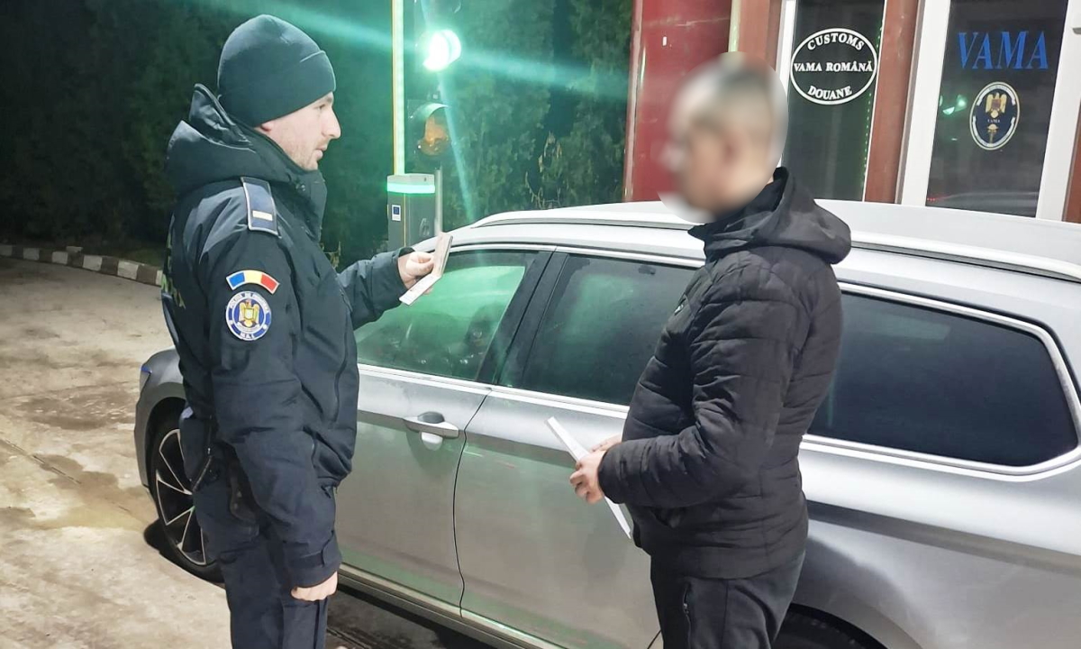 Autoturism furat din Danemarca, descoperit la frontiera de la Stânca