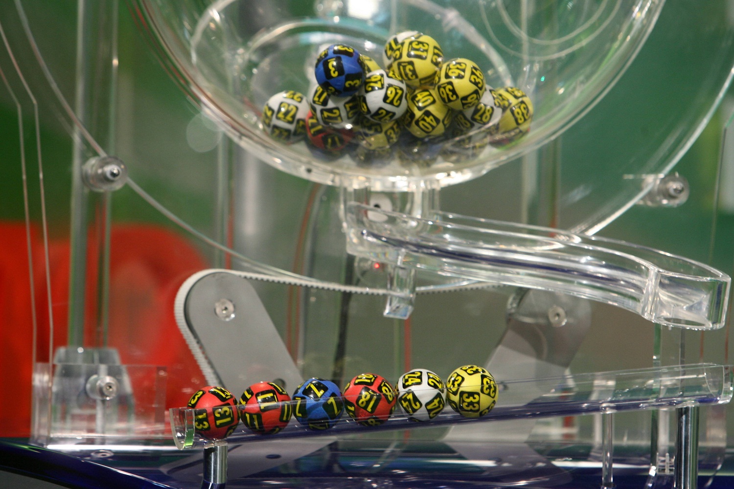 Botoșănean câștigă peste 4,5 milioane de euro la Loto