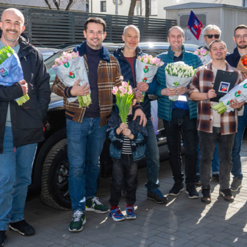 Digi FM aduce primăvara în București cu lalele pentru doamne și domnișoare