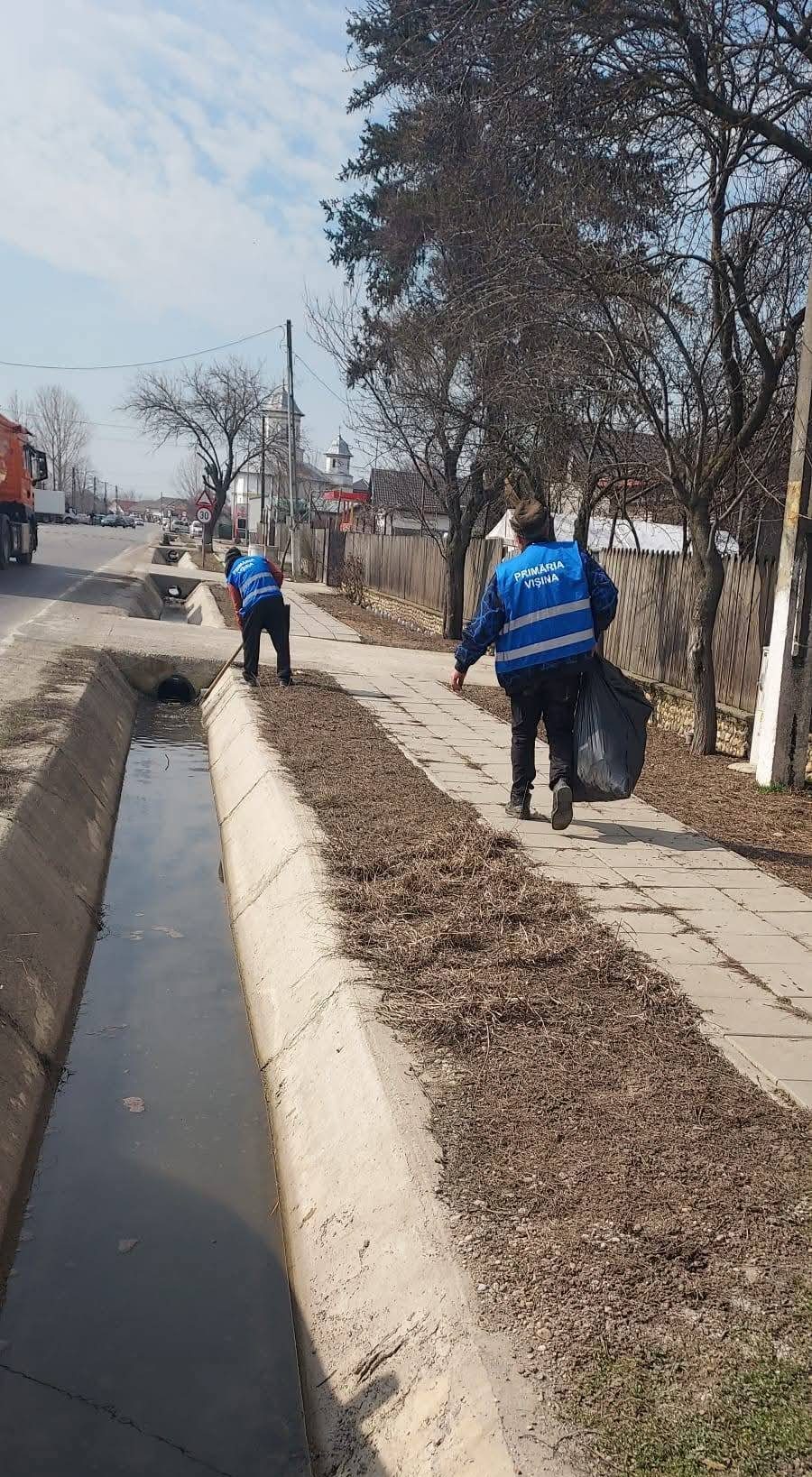 Vișina demarează acțiunile de curățenie de primăvară și finalizează centrul de aport