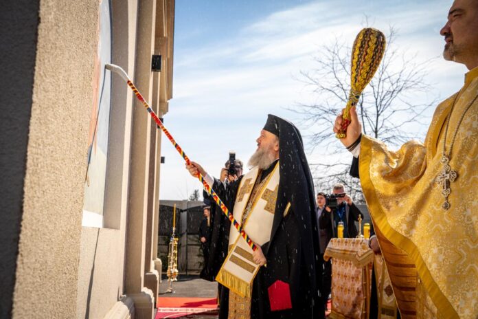 Nouă capelă funerară sfințită la Mogoșoaia, în prezența oficialităților