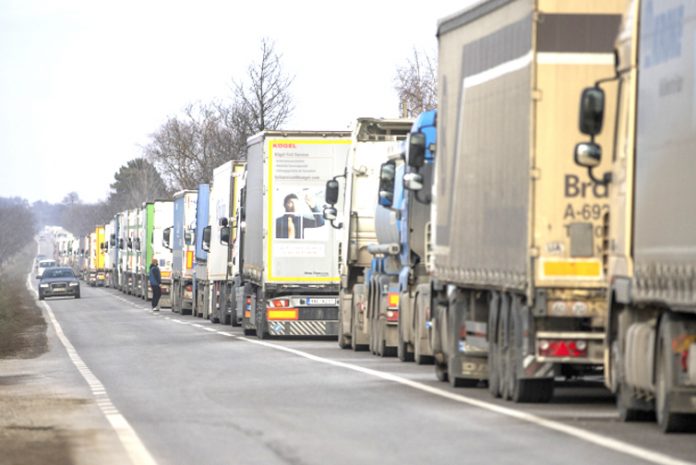 COTAR cere explicații Guvernului pentru scumpirile carburanților la pompă