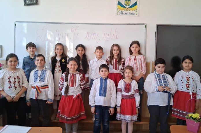 Celebrări emoționante dedicate mamelor la Școala Gimnazială „Emil Atanasiu” Garoafa