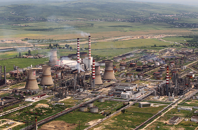 Redeschiderea rafinăriei Petrotel ar putea stabiliza prețurile la carburanți
