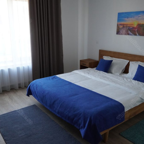 Câte dintre turiștii din județ au ales să se cazeze în hoteluri, pensiuni și apartamente