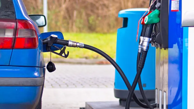 Prețurile carburanților cresc din nou, afectând șoferii români