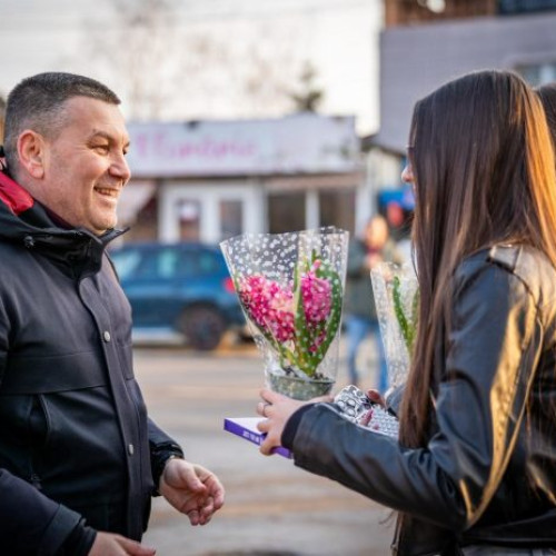 Primarul din Mogoșoaia sărbătorește femeile de 8 Martie