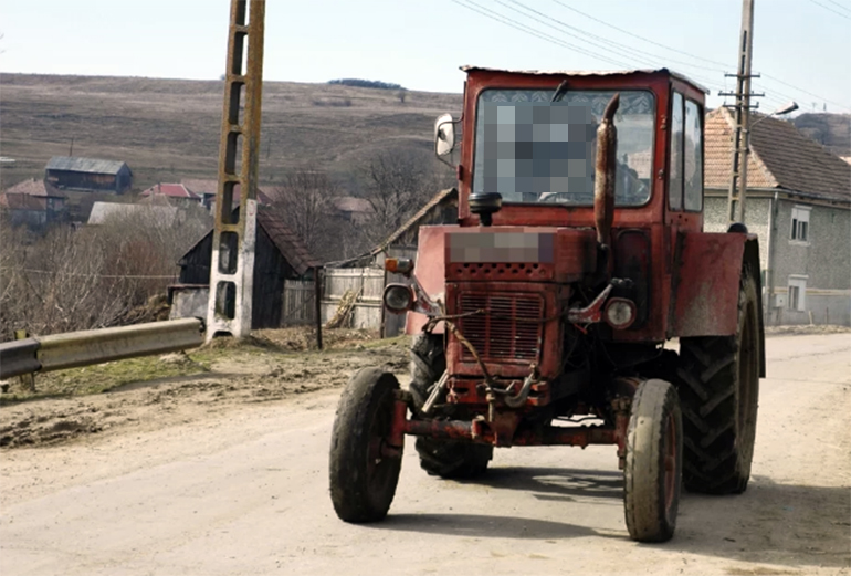 Bărbat din Țicleni, cercetat penal pentru conducerea unui tractor neînmatriculat