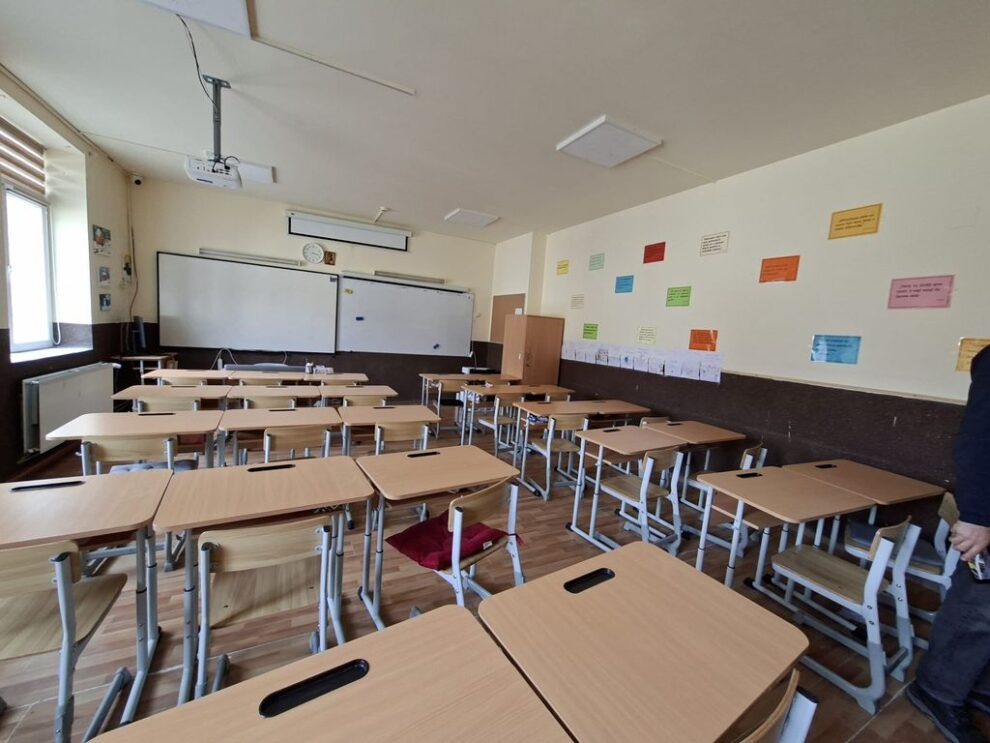 Simularea Evaluării Naționale pentru clasa a VIII-a: 72 de unități participă, 5 refuză