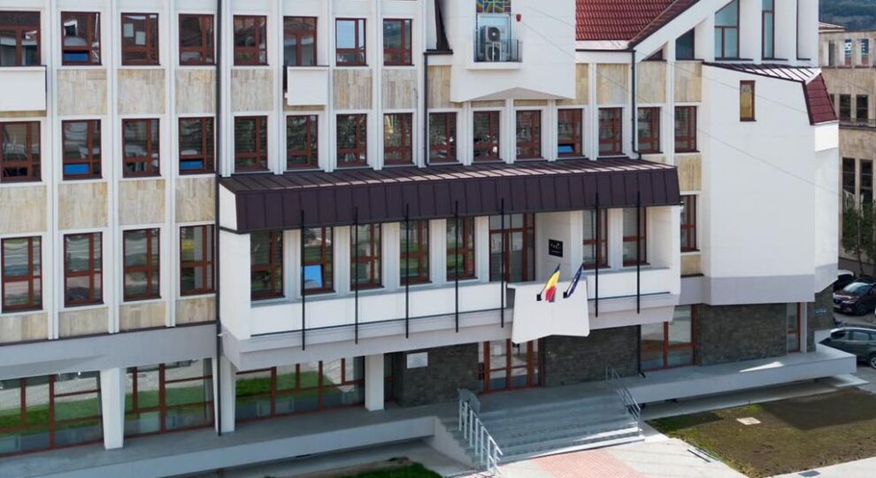 Prefectura Bistrița-Năsăud va reduce personalul cu 12 posturi în 2026
