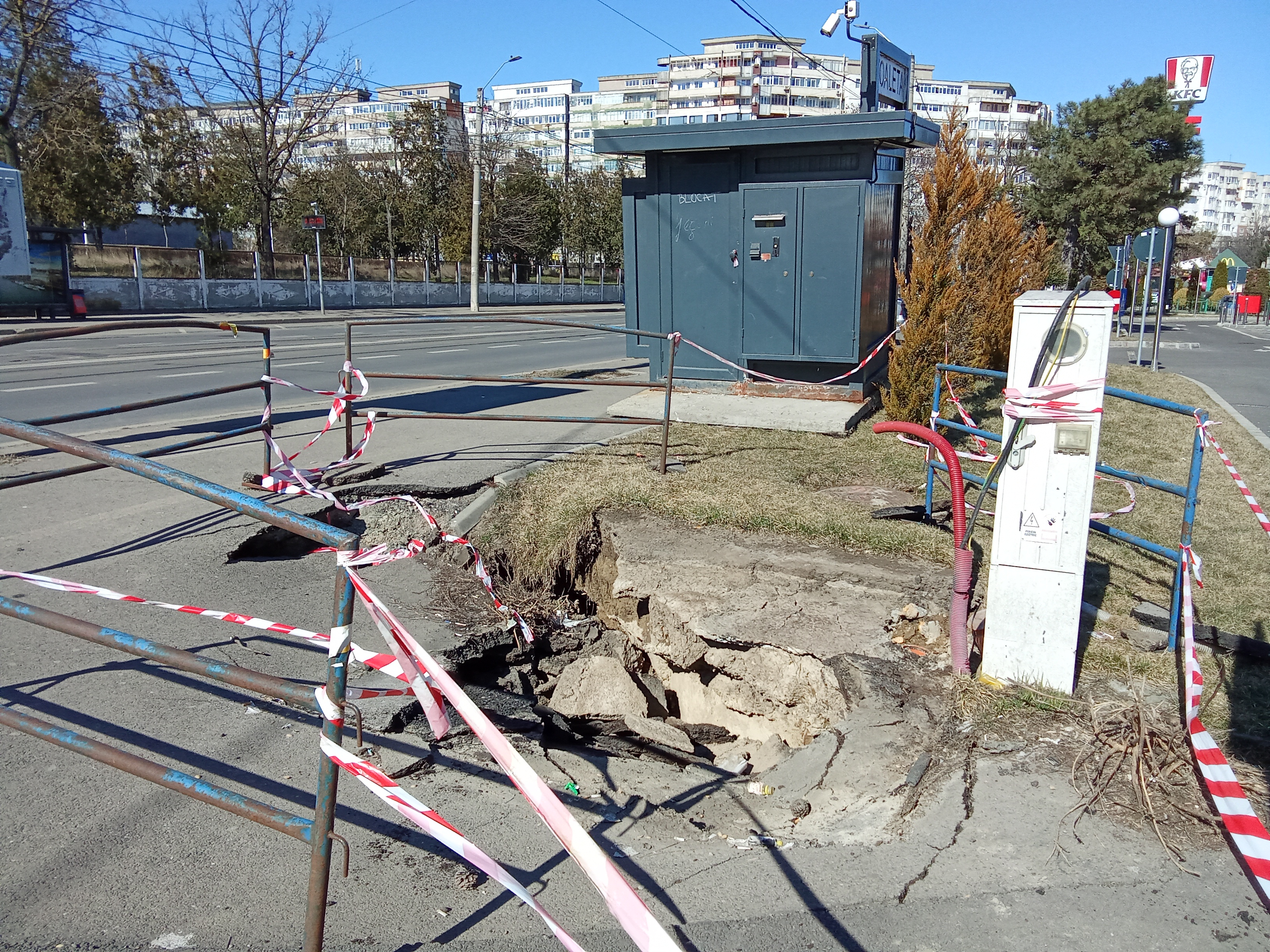 Branșament defect, nu meteorit, a cauzat defecțiuni pe trotuarul străzii Stadionului
